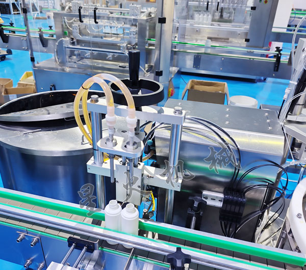 全自动液体灌装旋盖一体机细节图