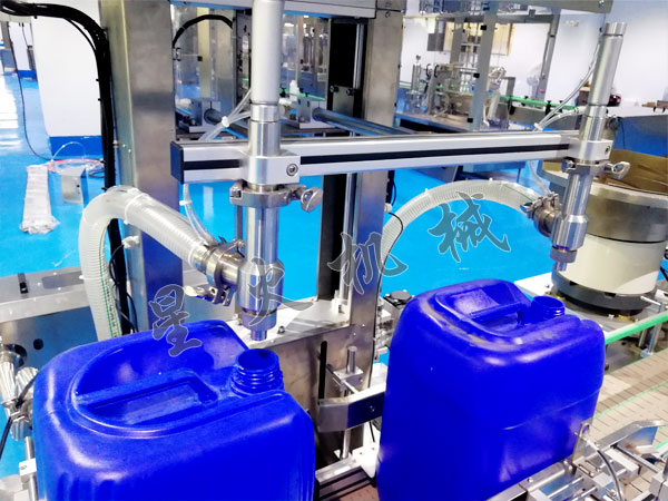 20L双头化工液体称重灌装机细节图